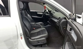 Volvo XC40 * T4 Momentum * CARFAX * ЦЕНА ДО БГ, снимка 11