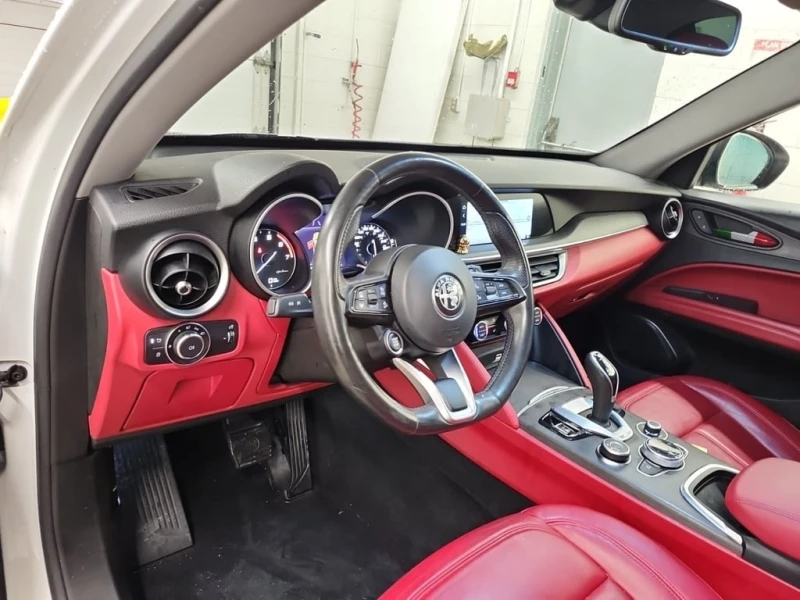 Alfa Romeo Stelvio * TI * CARFAX * БЕЗ ПЪРВОНАЧАЛНА ВНОСКА, снимка 10 - Автомобили и джипове - 53253796