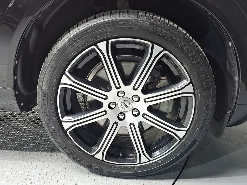 Volvo XC60 D5 - САМО 30% АВАНС, снимка 5 - Автомобили и джипове - 55927650