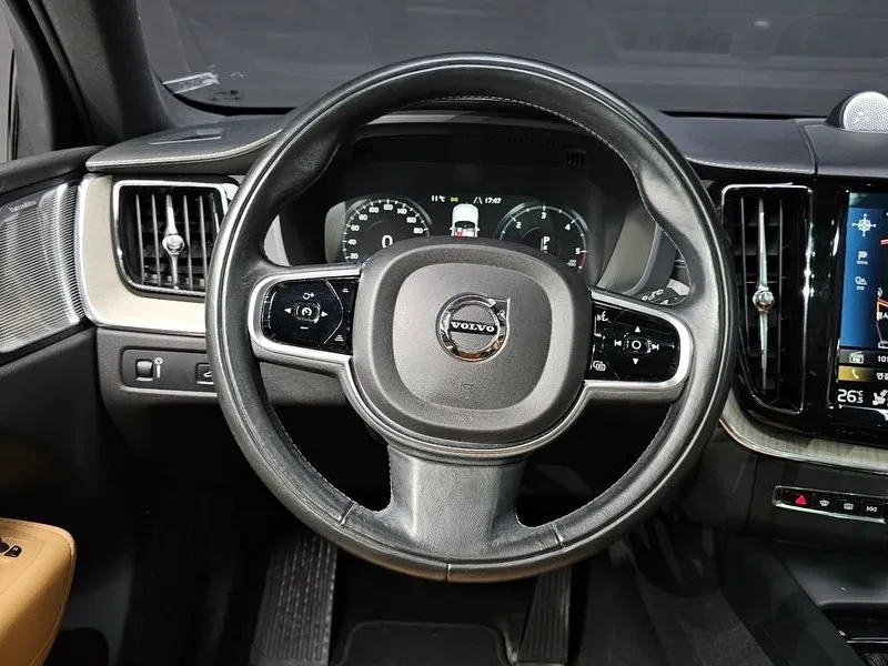 Volvo XC60 D5 - САМО 30% АВАНС, снимка 13 - Автомобили и джипове - 55927650