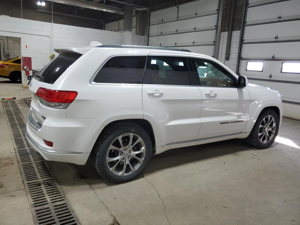 Jeep Grand cherokee SUMMIT - изображение 4