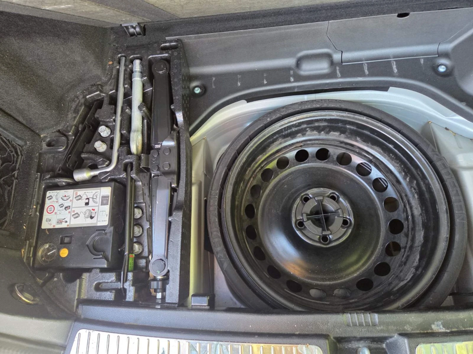 Mercedes-Benz GLK, снимка 13 - Автомобили и джипове - 54347903