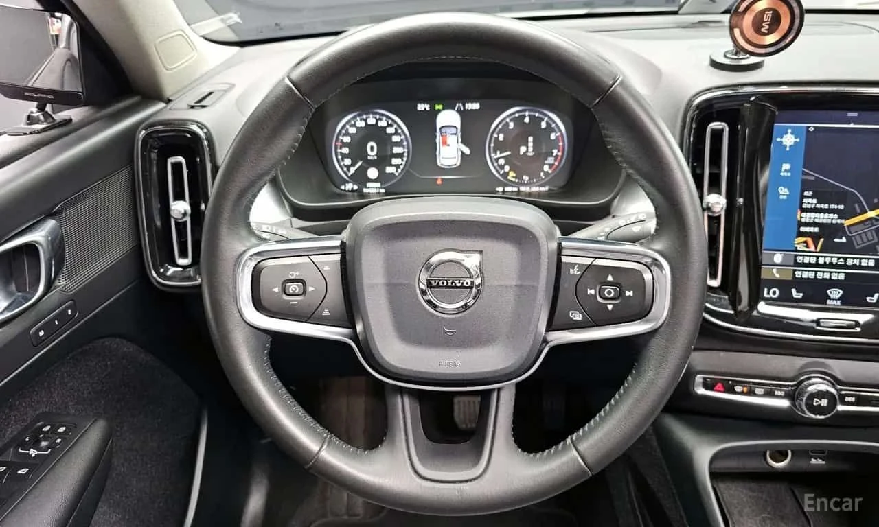Volvo XC40 * T4 Momentum * CARFAX * ЦЕНА ДО БГ, снимка 13 - Автомобили и джипове - 55556780