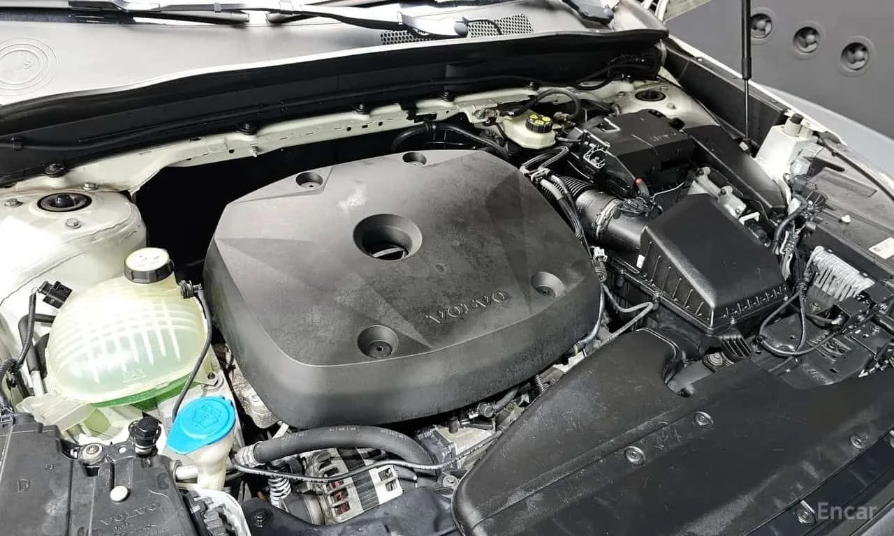 Volvo XC40 * T4 Momentum * CARFAX * ЦЕНА ДО БГ, снимка 6 - Автомобили и джипове - 55556780