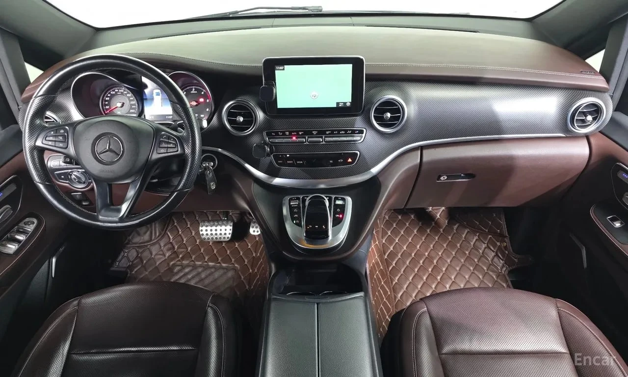 Mercedes-Benz V 300 V250 Bluetec/ДИСТРОНИК/ПОДГРЕВ/360 КАМ/, снимка 7 - Автомобили и джипове - 55951145