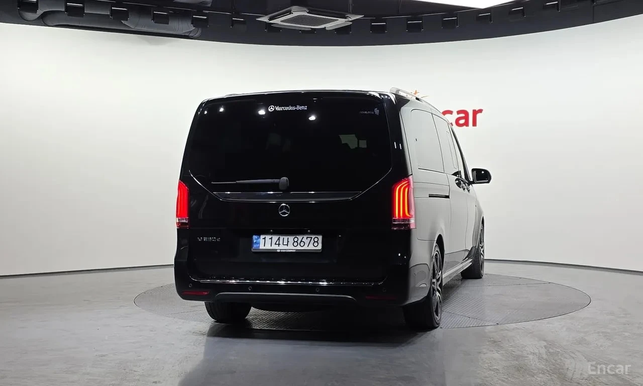 Mercedes-Benz V 300 V250 Bluetec/ДИСТРОНИК/ПОДГРЕВ/360 КАМ/, снимка 4 - Автомобили и джипове - 55951145