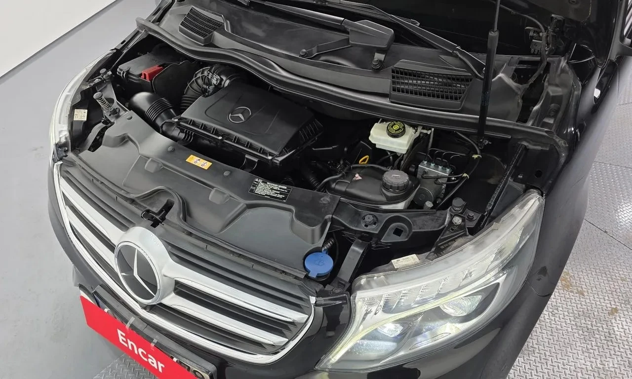 Mercedes-Benz V 300 V250 Bluetec/ДИСТРОНИК/ПОДГРЕВ/360 КАМ/, снимка 6 - Автомобили и джипове - 55951145