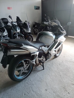     Honda Vfr V-tec 2006