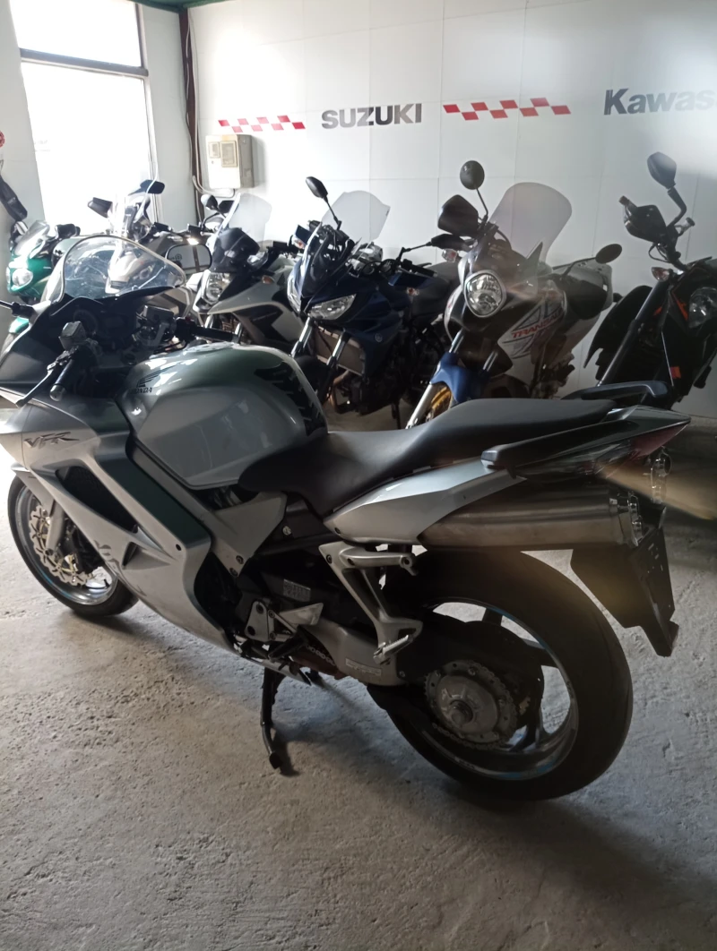 Honda Vfr V-tec 2006, снимка 6 - Мотоциклети и мототехника - 50455074