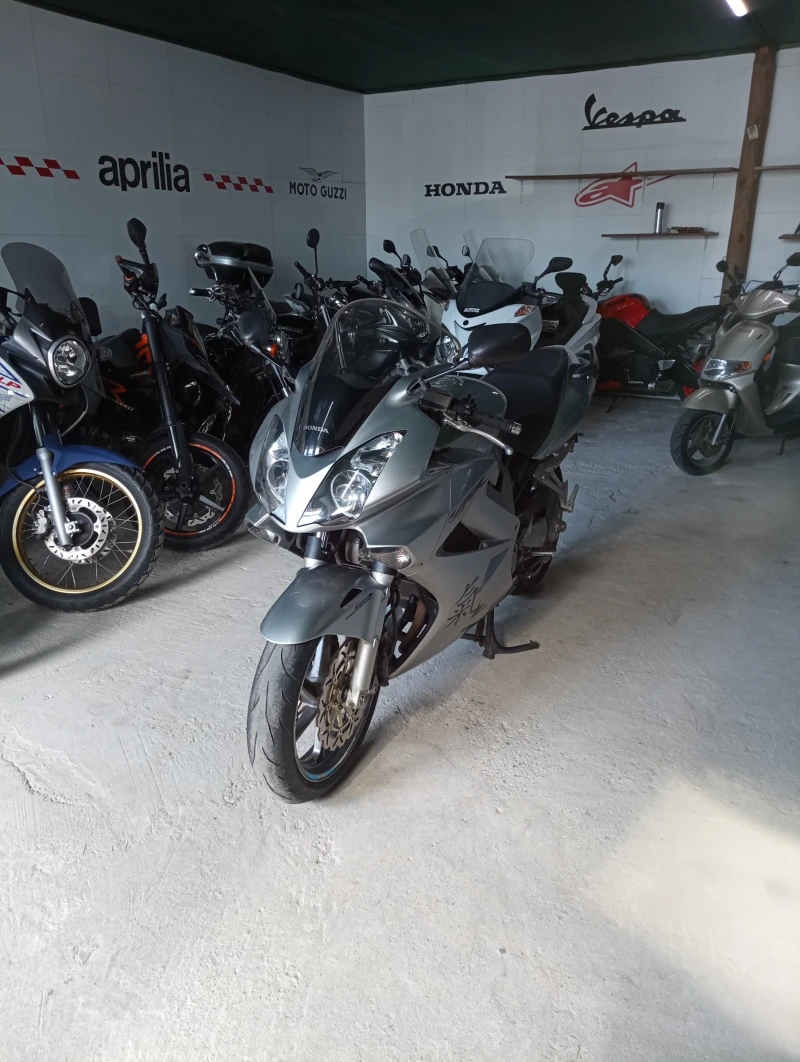Honda Vfr V-tec 2006, снимка 8 - Мотоциклети и мототехника - 50455074