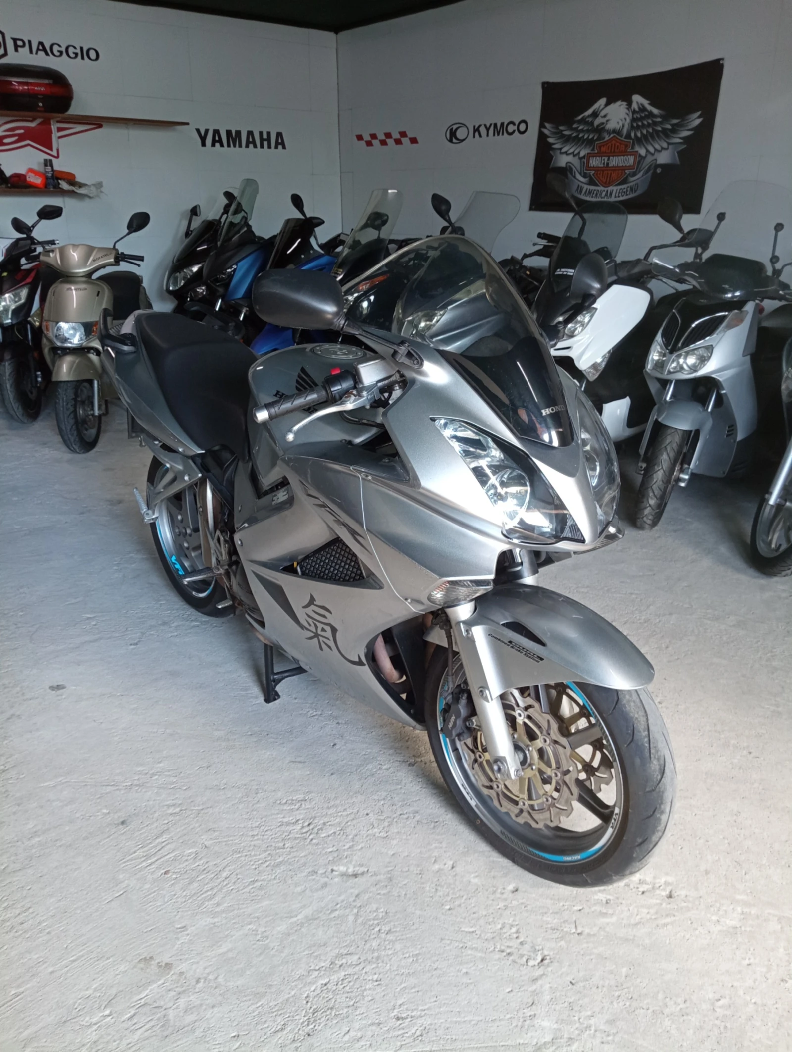 Honda Vfr V-tec 2006 - изображение 3