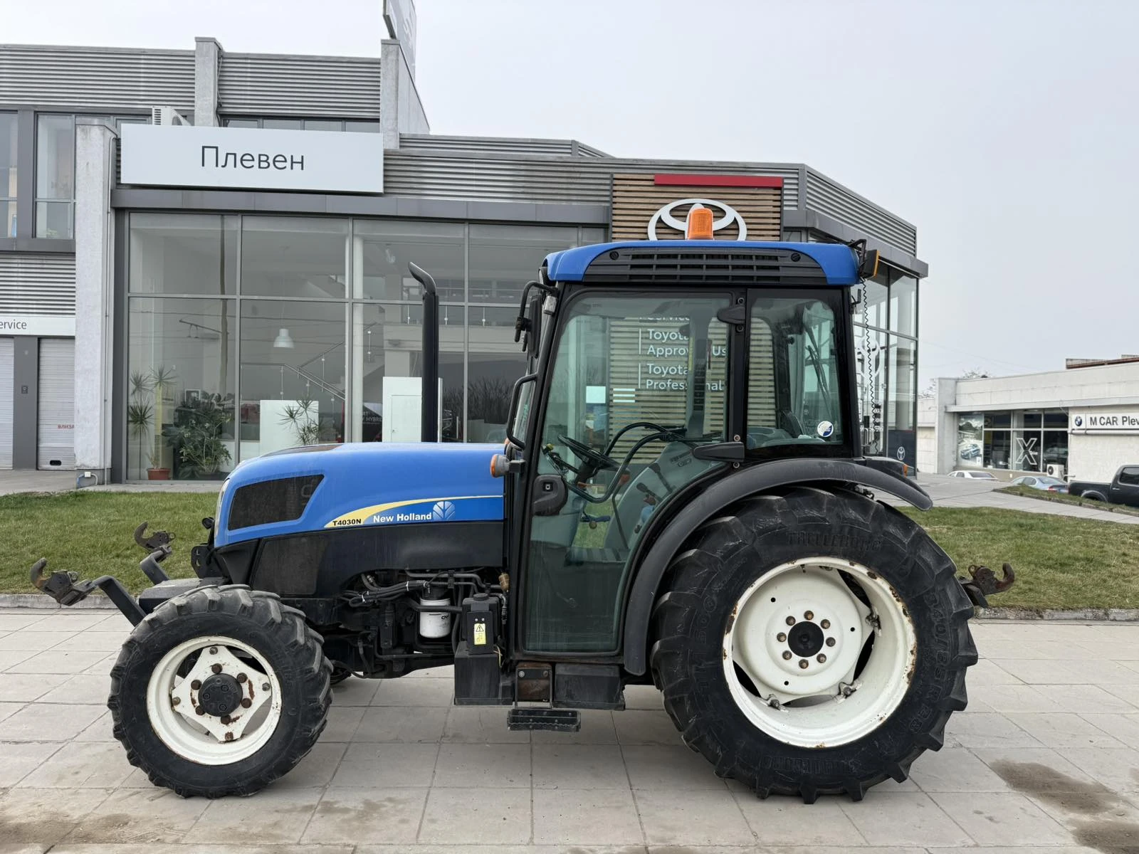 Трактор New Holland T4030N, снимка 3 - Селскостопанска техника - 53962452