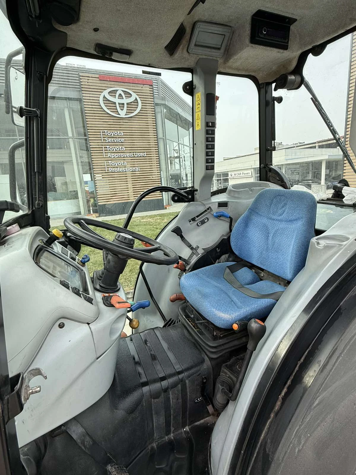 Трактор New Holland T4030N, снимка 9 - Селскостопанска техника - 53962452