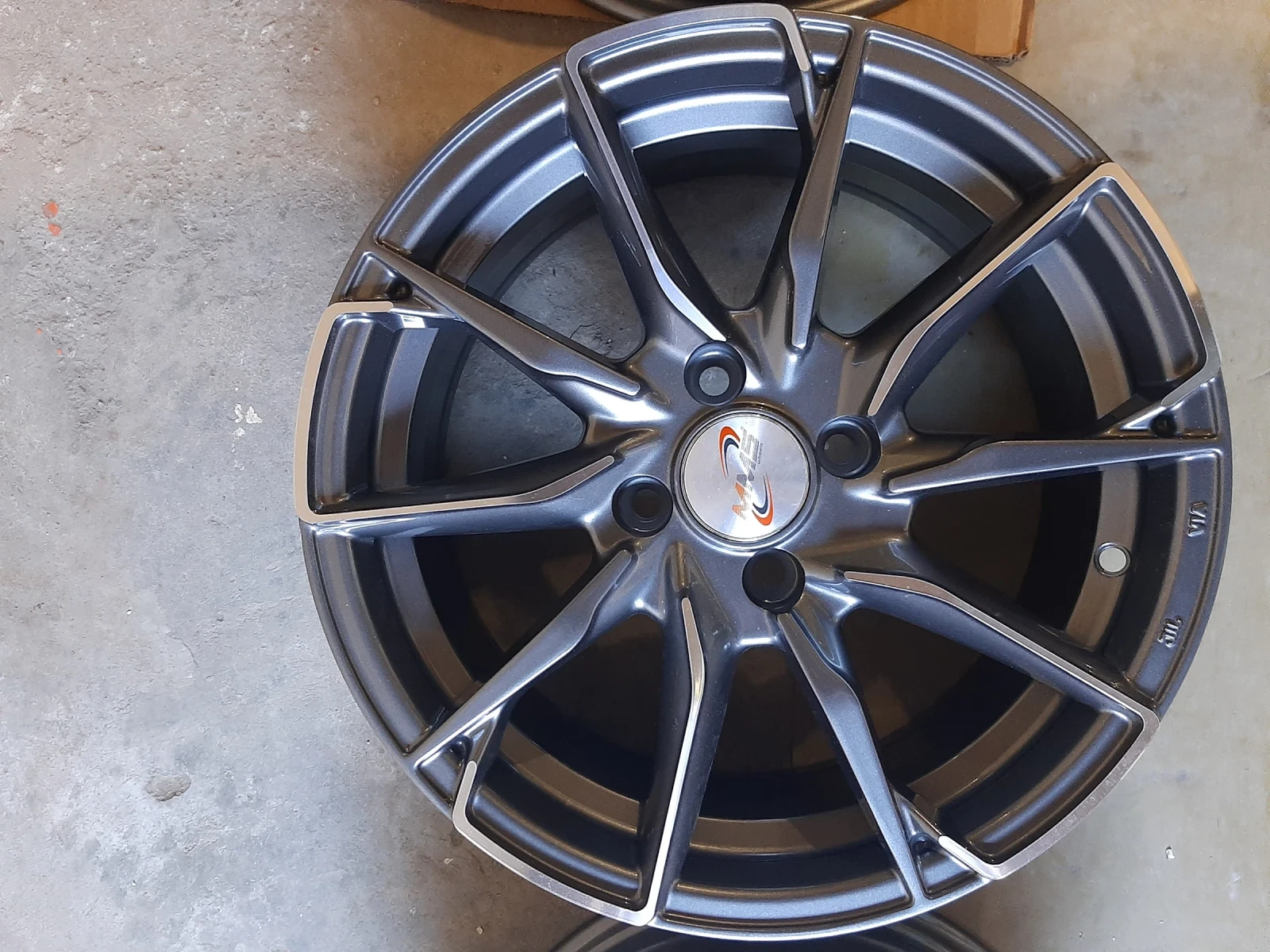 ������ | Mobile.bg � ����������� 4