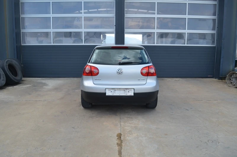 VW Golf 1.9 TDI, снимка 8 - Автомобили и джипове - 46165601