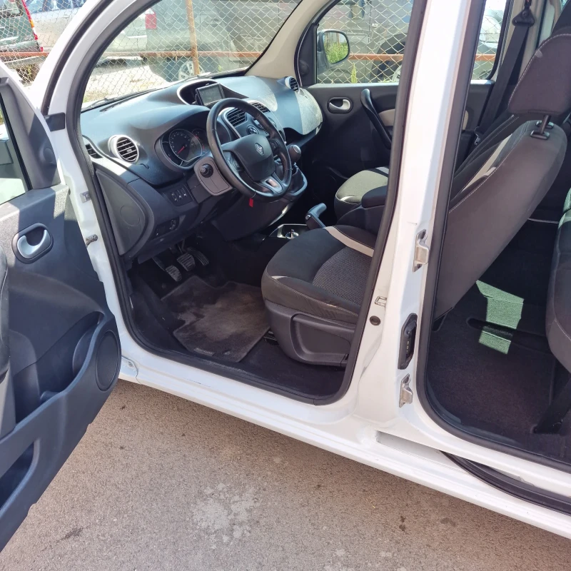 Renault Kangoo, снимка 10 - Автомобили и джипове - 47887059