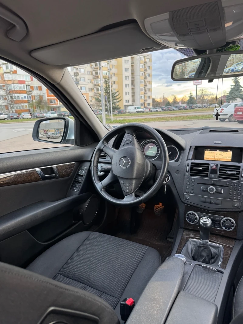 Mercedes-Benz C 180, снимка 6 - Автомобили и джипове - 48119935