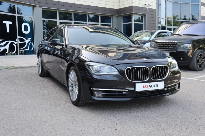 BMW 740  xDrive/Dynamic Xenon/Камера, снимка 3 - Автомобили и джипове - 49000834