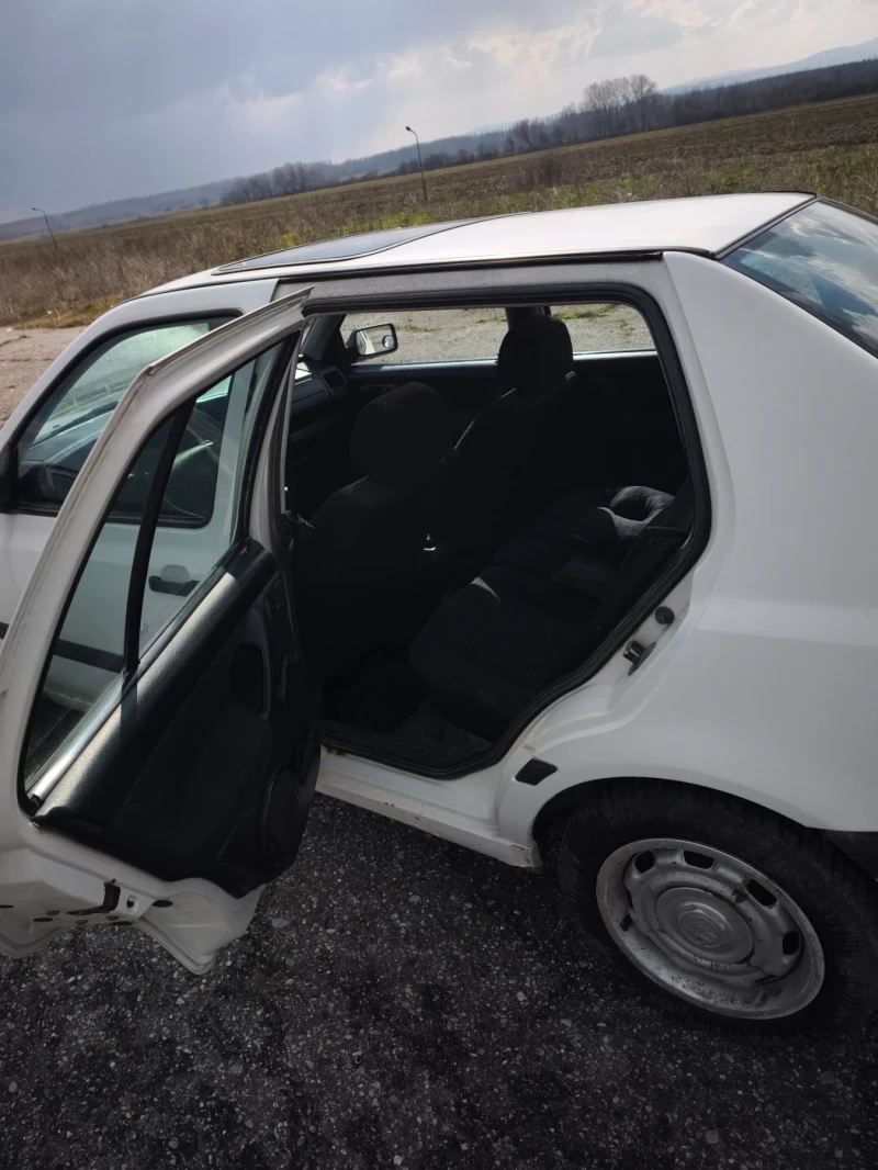 VW Vento, снимка 13 - Автомобили и джипове - 49209252