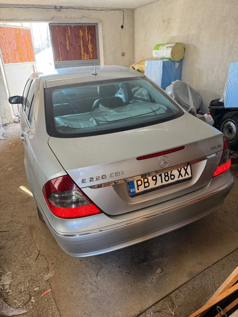 Mercedes-Benz E 220 W211, снимка 2 - Автомобили и джипове - 49243678