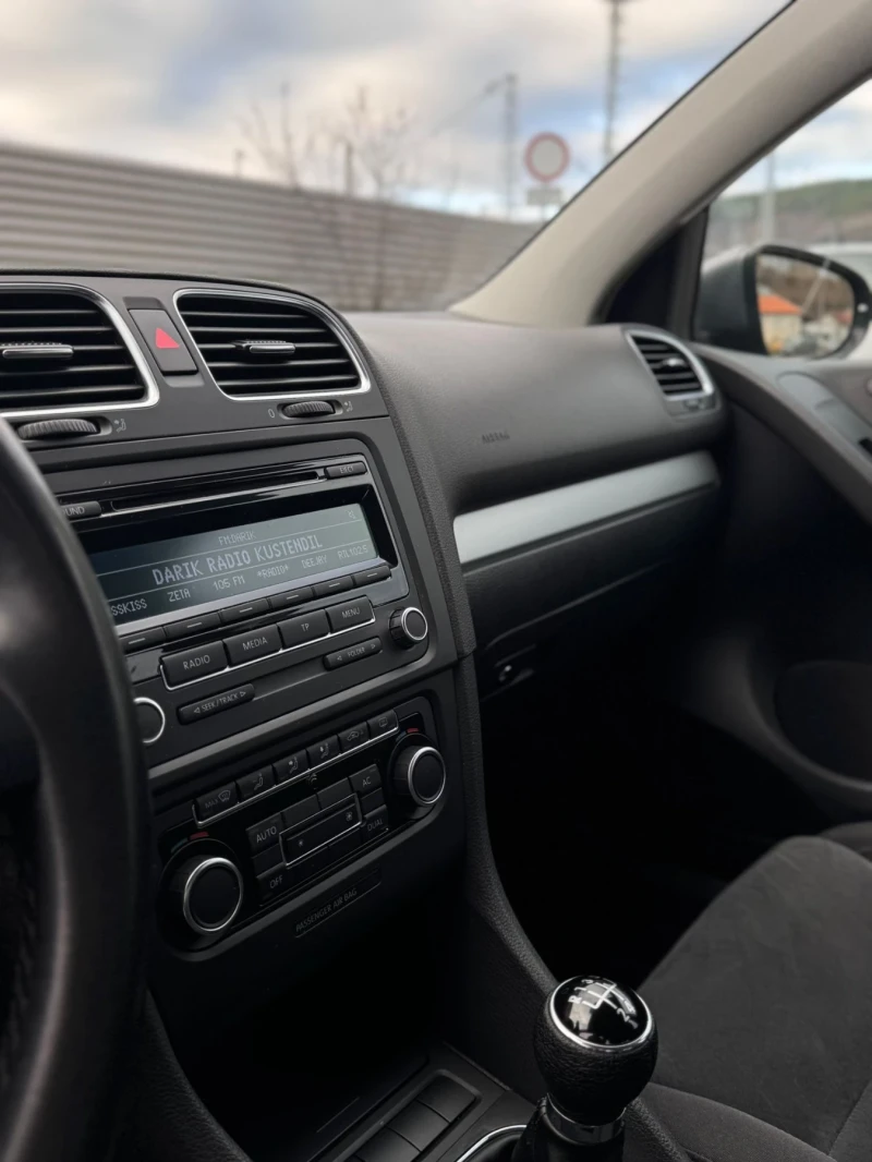 VW Golf 1.6TDI 105hp, снимка 12 - Автомобили и джипове - 52726869