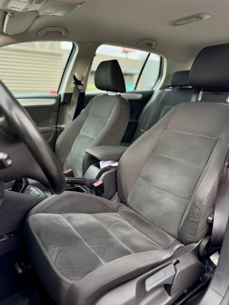 VW Golf 1.6TDI 105hp, снимка 14 - Автомобили и джипове - 52726869