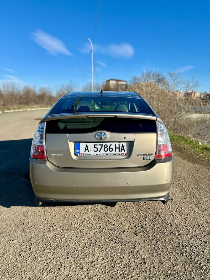 Toyota Prius 1.5 VVT-i Хибрид, снимка 5 - Автомобили и джипове - 52958289