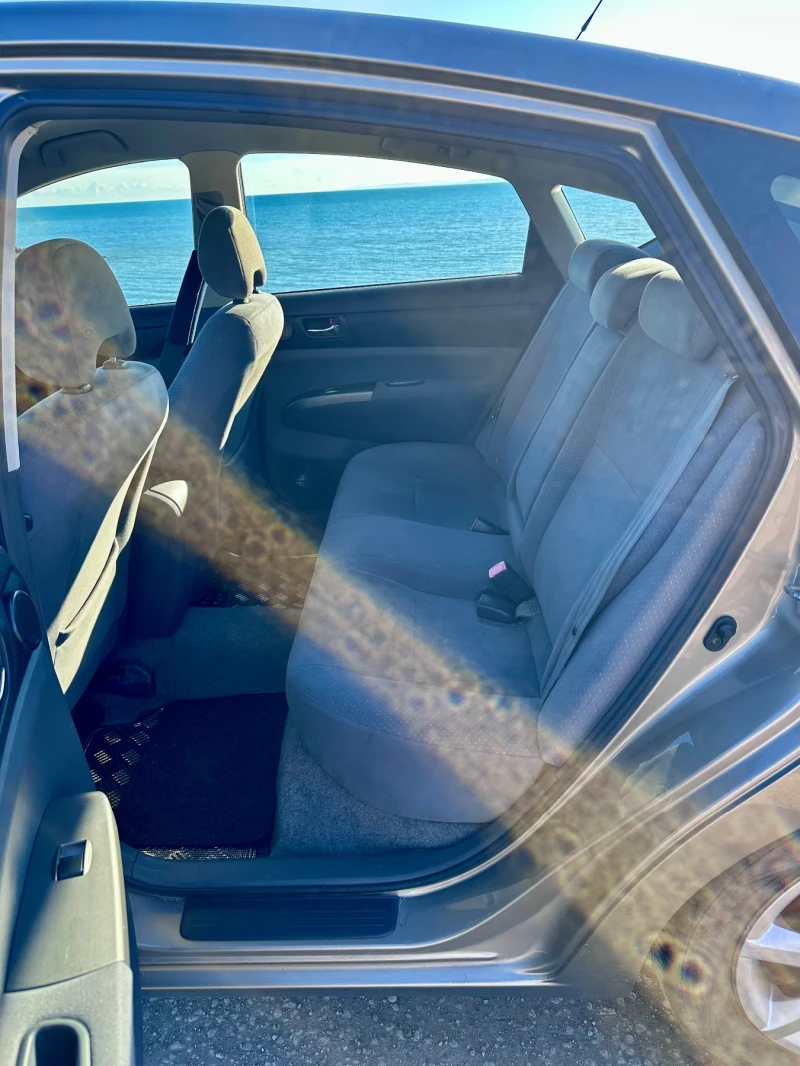 Toyota Prius 1.5 VVT-i Хибрид, снимка 8 - Автомобили и джипове - 52958289