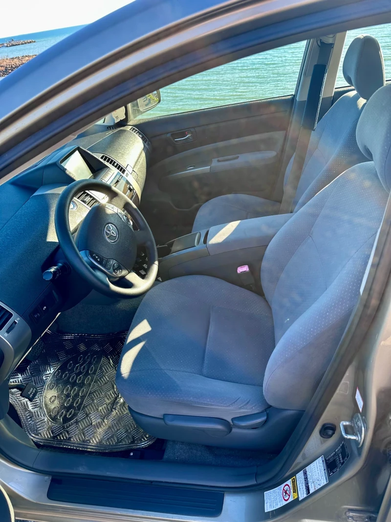 Toyota Prius 1.5 VVT-i Хибрид, снимка 11 - Автомобили и джипове - 52958289
