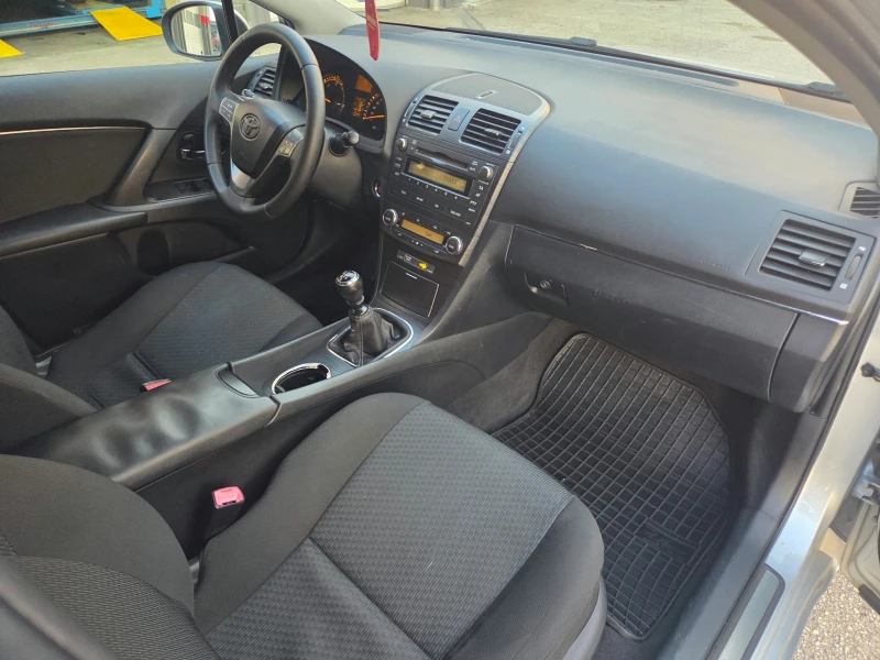 Toyota Avensis 2.2 D-4D (150 Hp) Xenon/Keyless , снимка 14 - Автомобили и джипове - 53035223