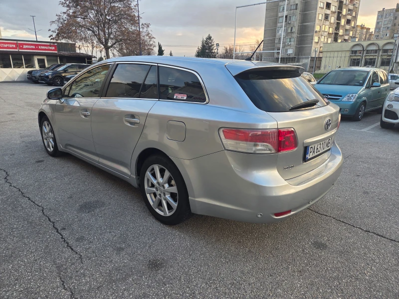 Toyota Avensis 2.2 D-4D (150 Hp) Xenon/Keyless , снимка 3 - Автомобили и джипове - 53035223
