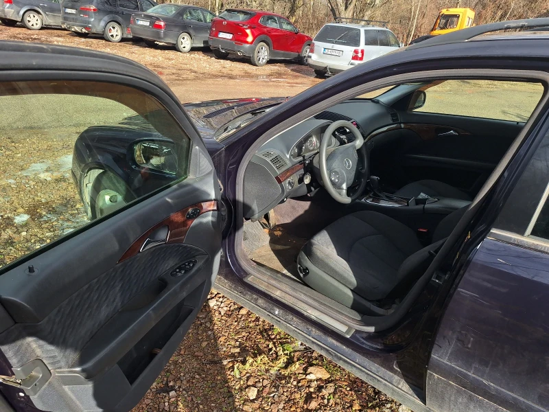 Mercedes-Benz E 240, снимка 6 - Автомобили и джипове - 53097293