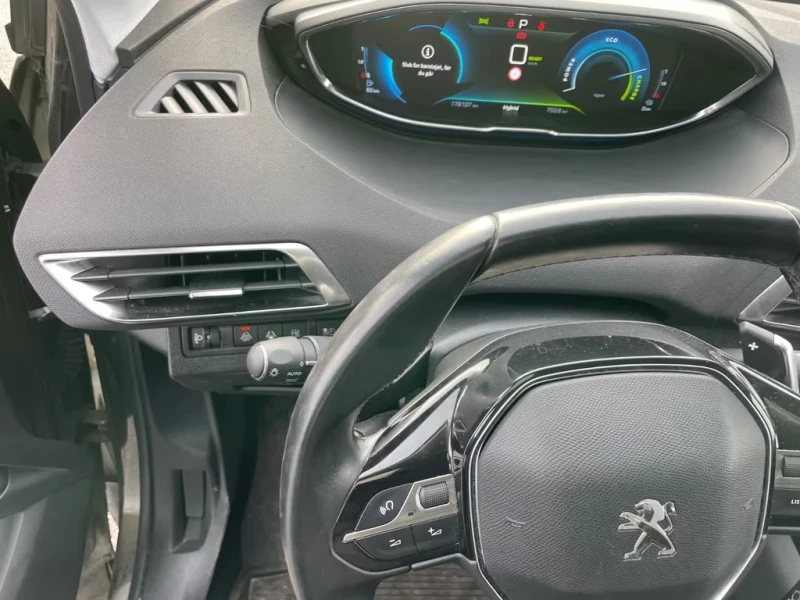 Peugeot 3008 1.6b Hybrid 225ps GT DK, снимка 11 - Автомобили и джипове - 53137834