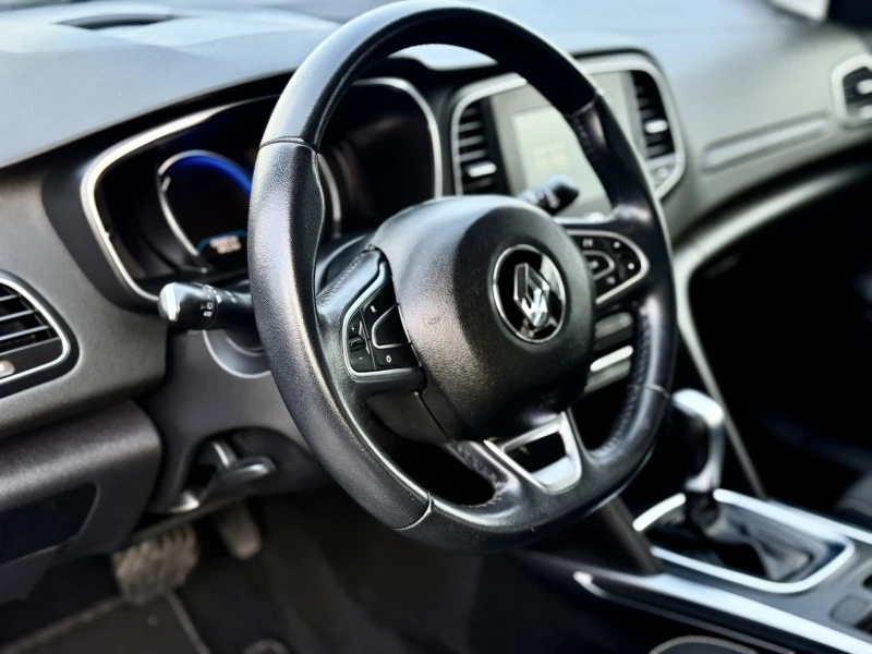 Renault Megane АВТОМАТИК, снимка 10 - Автомобили и джипове - 53153869