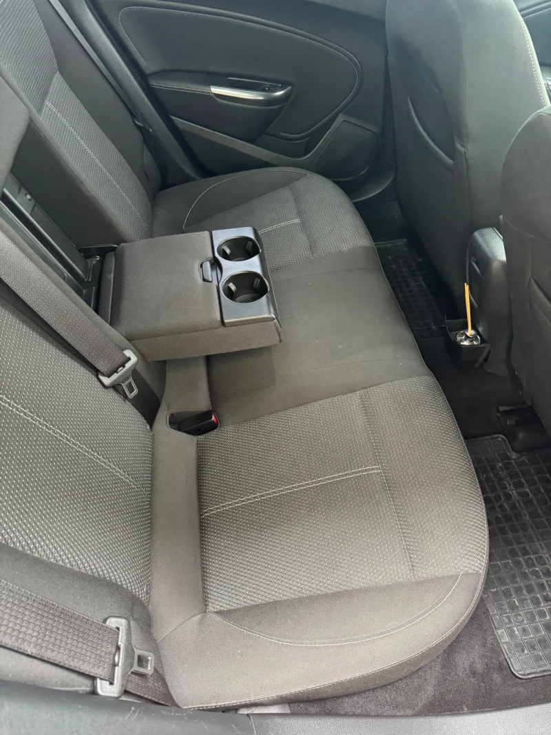 Opel Astra 1.4т 140к.с., снимка 14 - Автомобили и джипове - 53269396