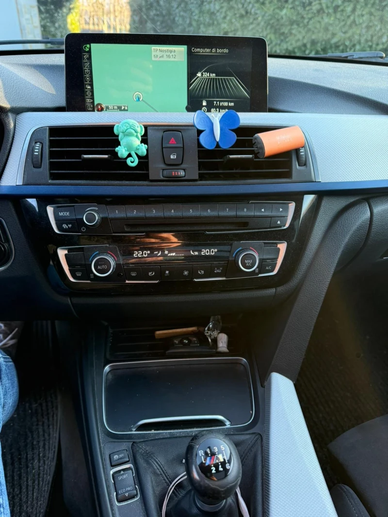 BMW 320 M-pack/B47/X-drive, снимка 11 - Автомобили и джипове - 53284528