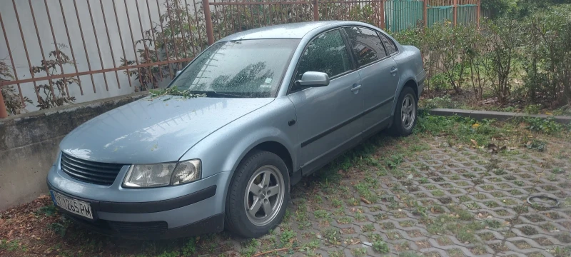 VW Passat 1.9 тди, снимка 2 - Автомобили и джипове - 53490111