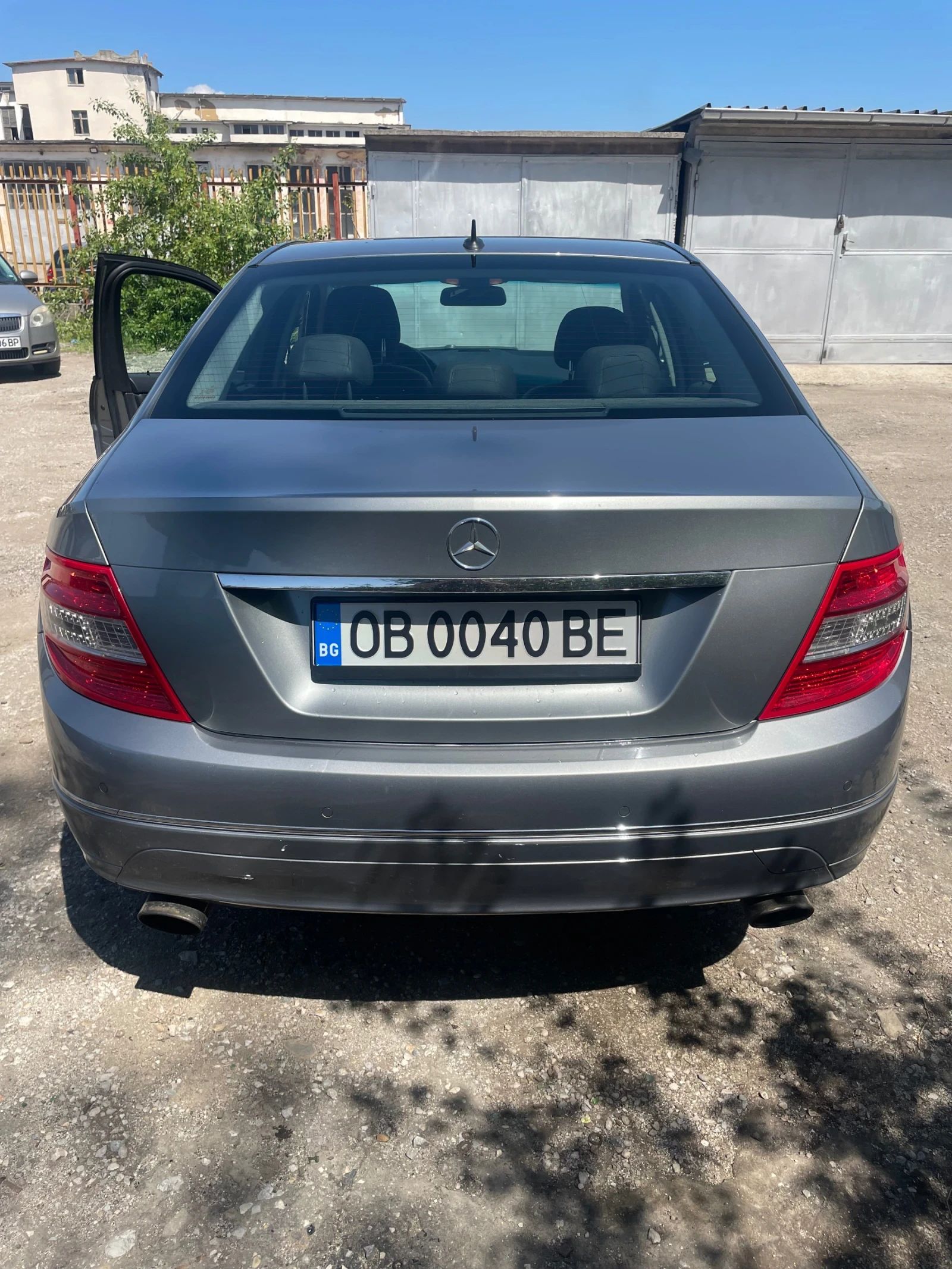Mercedes-Benz C 320  - изображение 3
