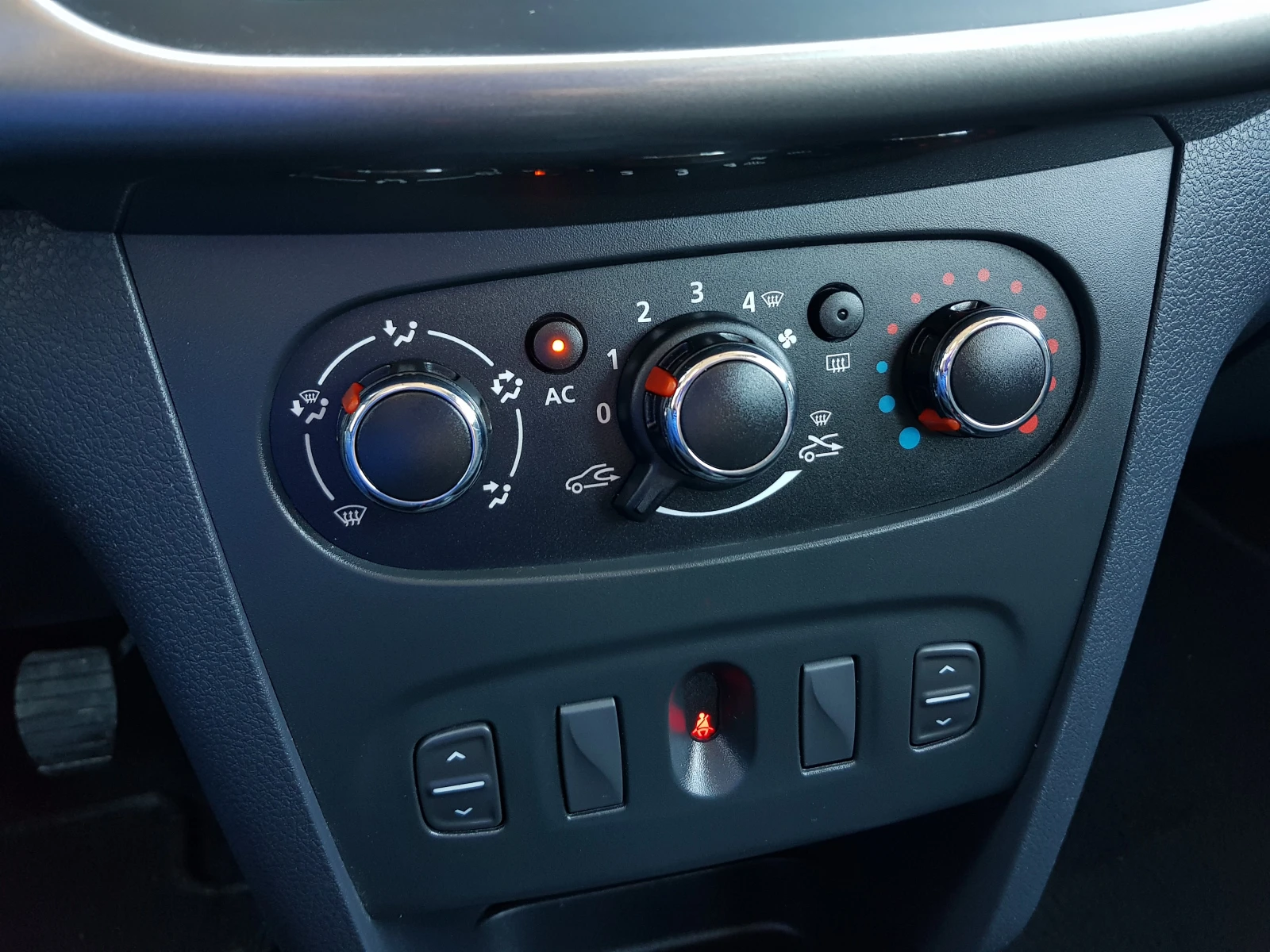 Dacia Sandero 1.5 DCI - 75 .. EURO 5B  | Mobile.bg   13