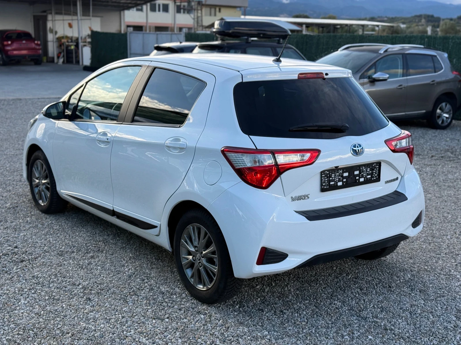 Toyota Yaris 1.5i/90hp/Hybrid/ - изображение 4