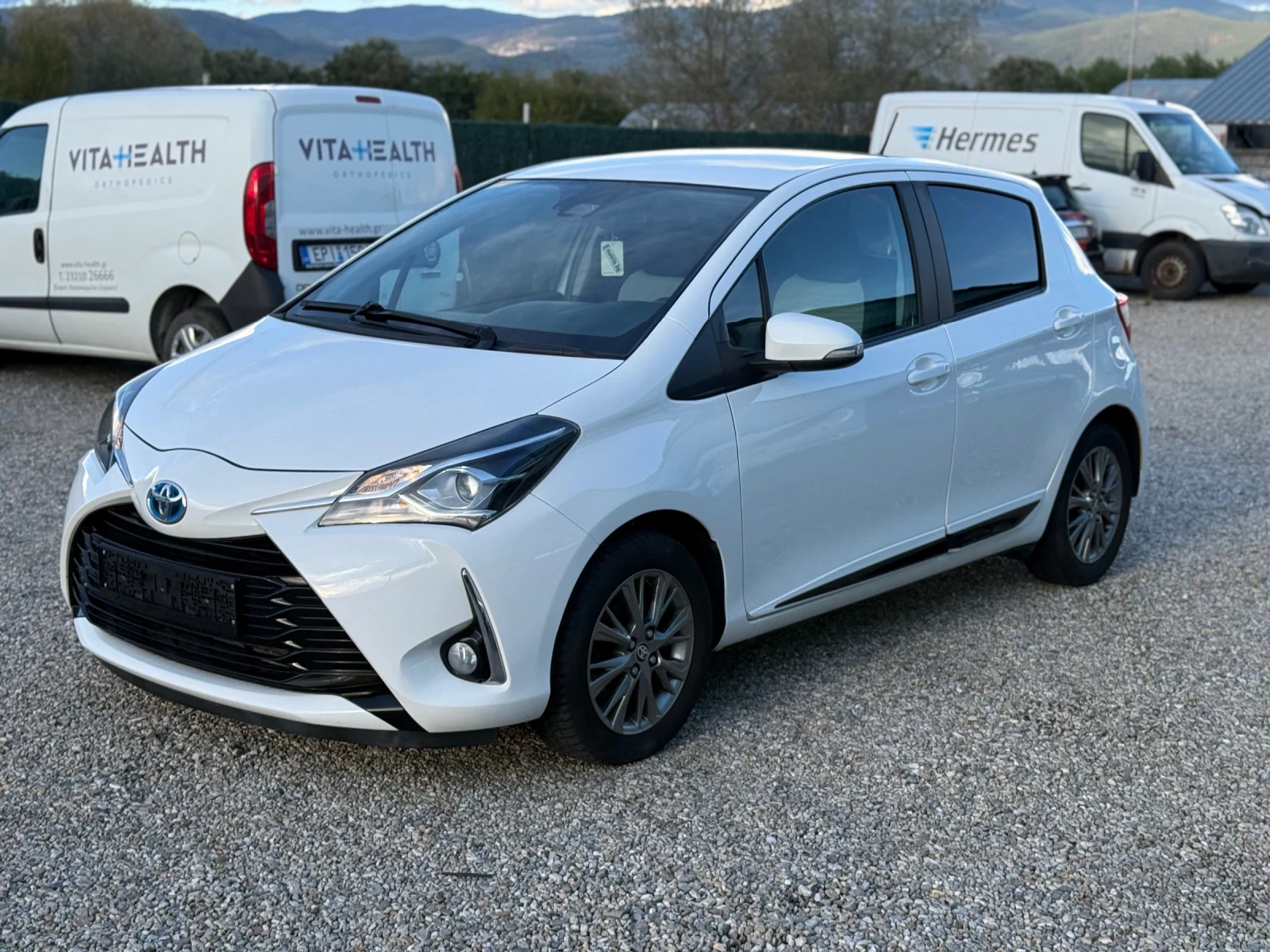 Toyota Yaris 1.5i/90hp/Hybrid/ - изображение 3