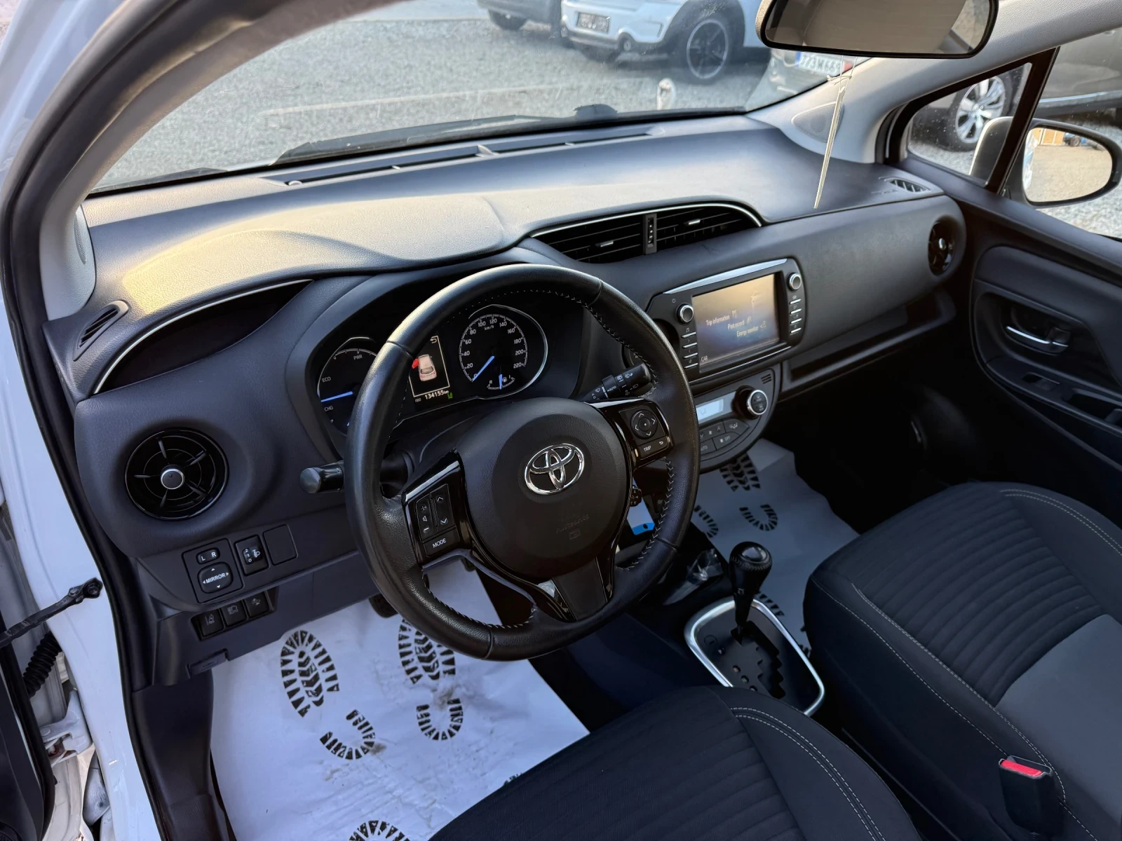 Toyota Yaris 1.5i/90hp/Hybrid/ - изображение 8