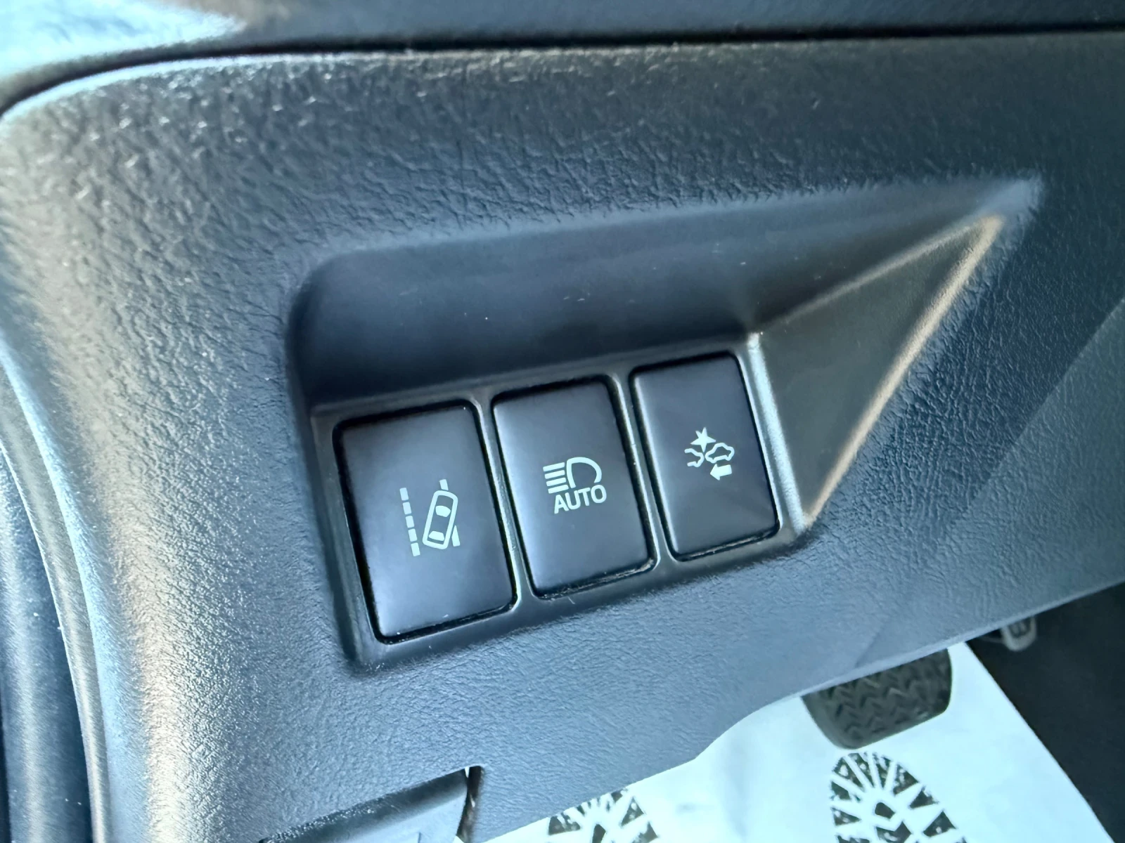 Toyota Yaris 1.5i/90hp/Hybrid/ - изображение 9