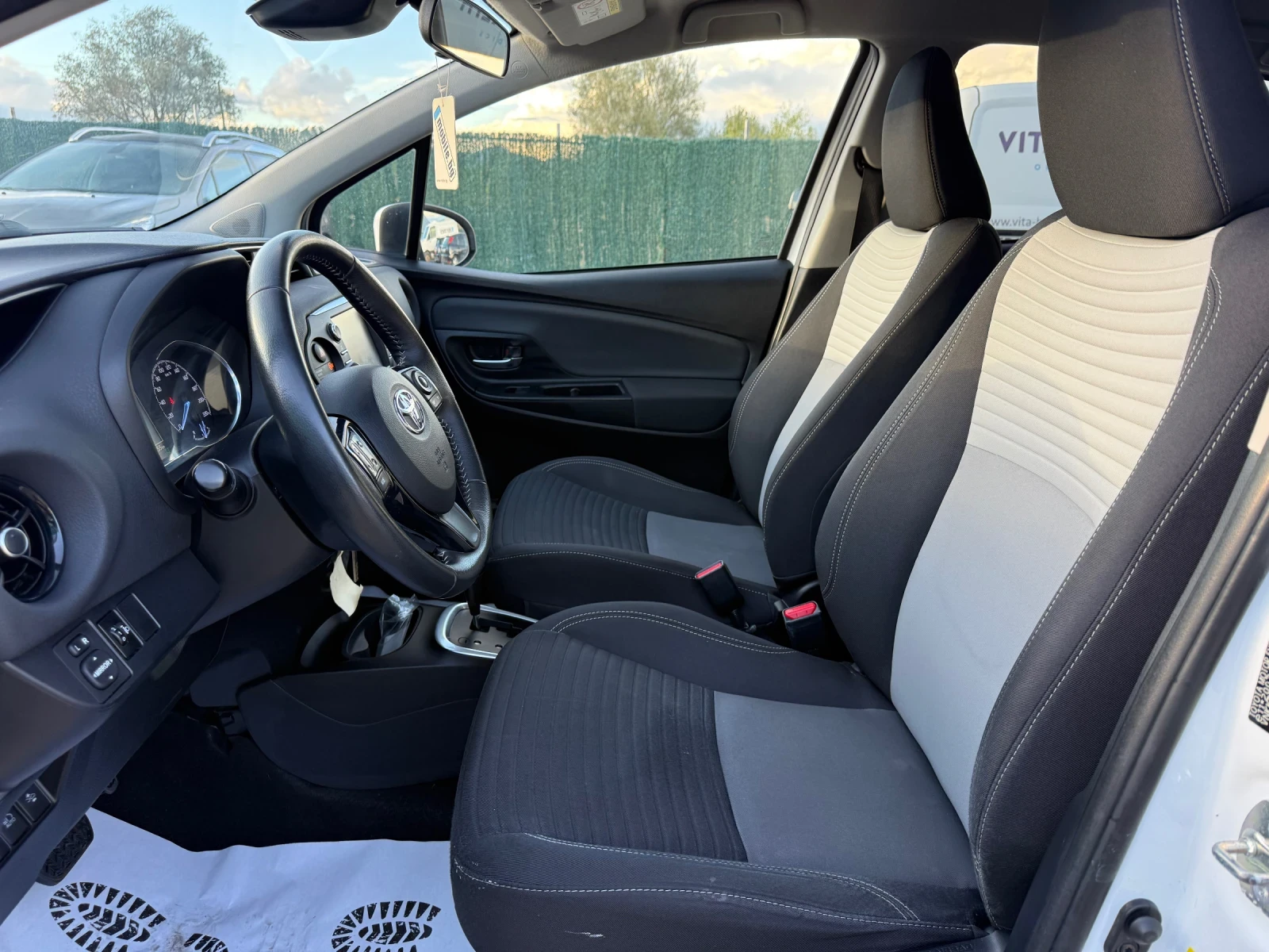 Toyota Yaris 1.5i/90hp/Hybrid/ - изображение 10