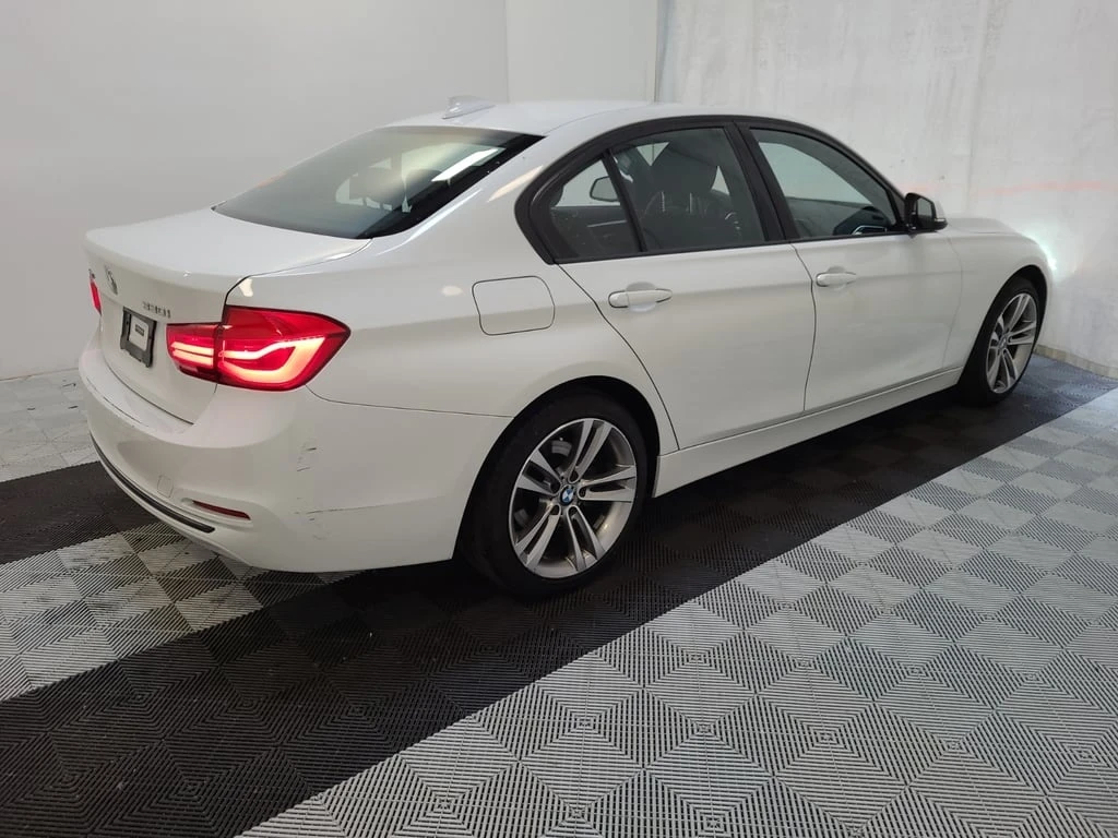 BMW 330 * 330I XDRIVE * CARFAX * БЕЗ ПЪРВОНАЧАЛНА ВНОСКА - изображение 3