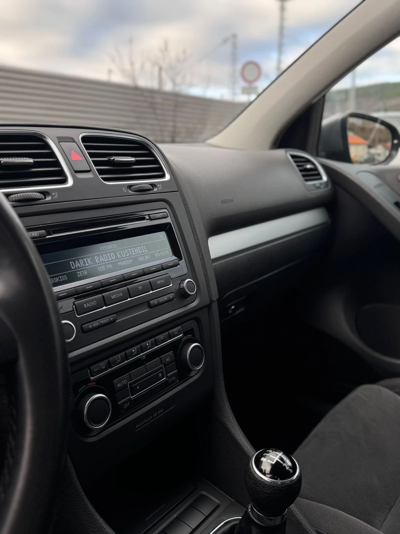 VW Golf 1.6TDI 105hp | Mobile.bg � ����������� 12