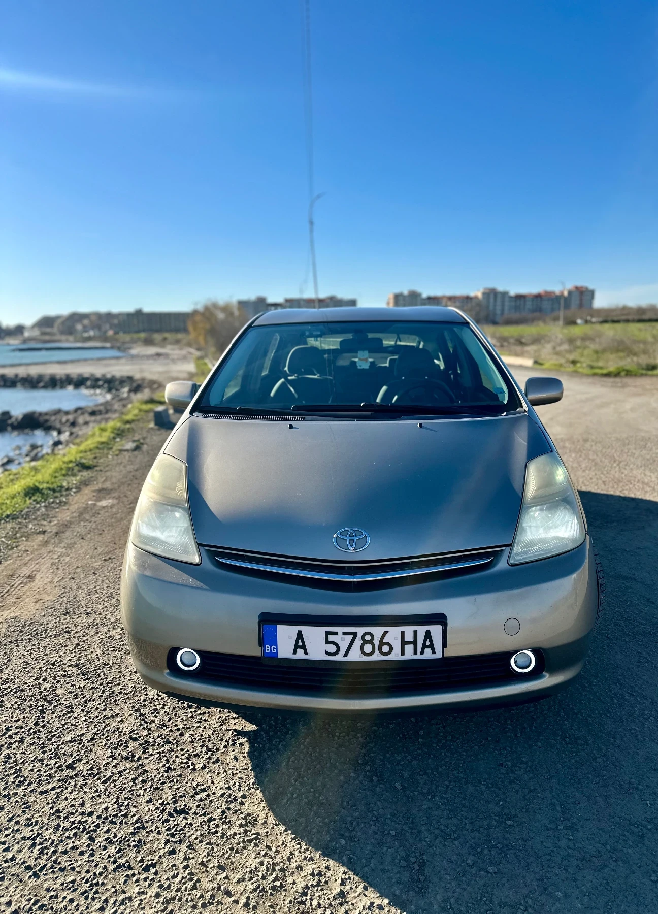 Toyota Prius 1.5 VVT-i Хибрид - изображение 2