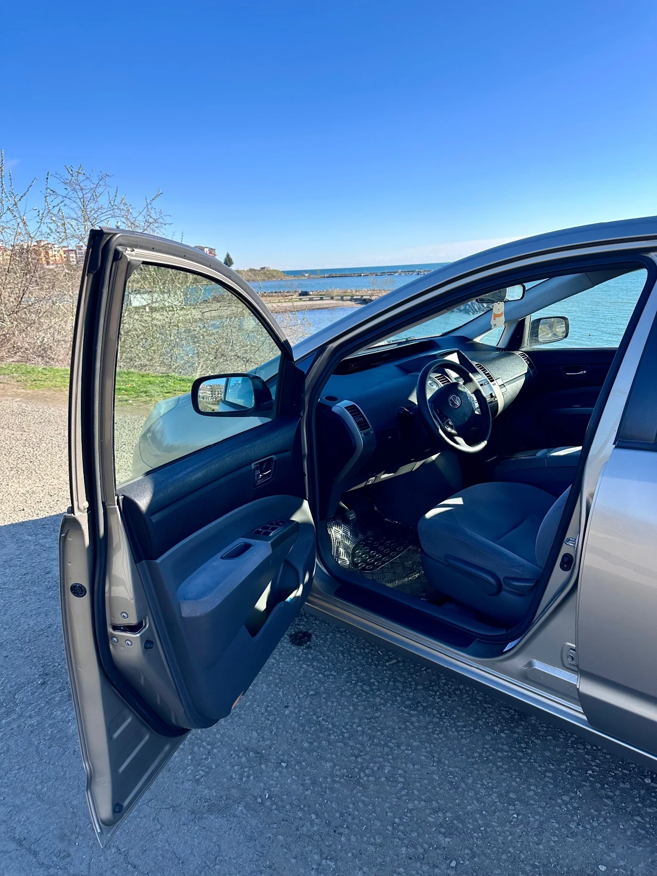 Toyota Prius 1.5 VVT-i Хибрид - изображение 9