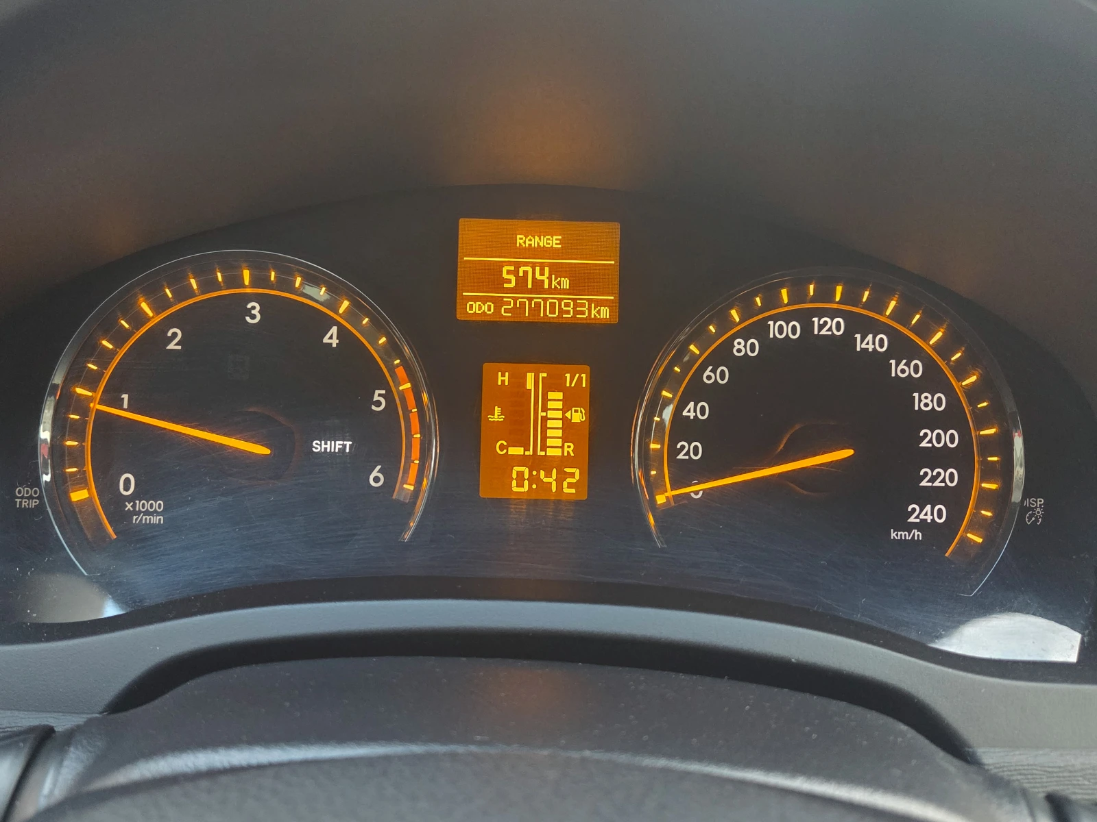 Toyota Avensis 2.2 D-4D (150 Hp) Xenon/Keyless  | Mobile.bg � ����������� 12