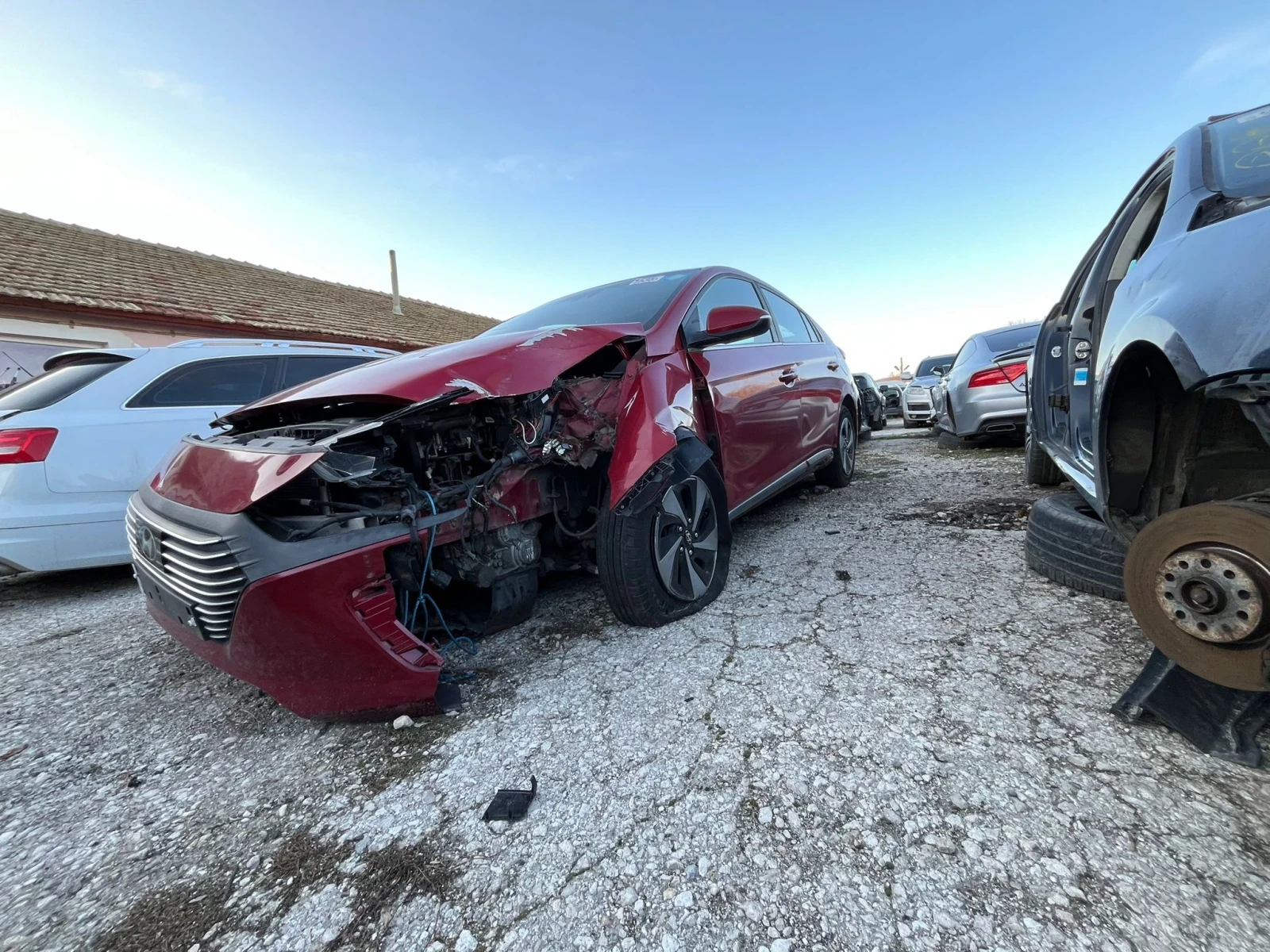 Hyundai Ioniq хибрид 1.6 мн екстри - изображение 6